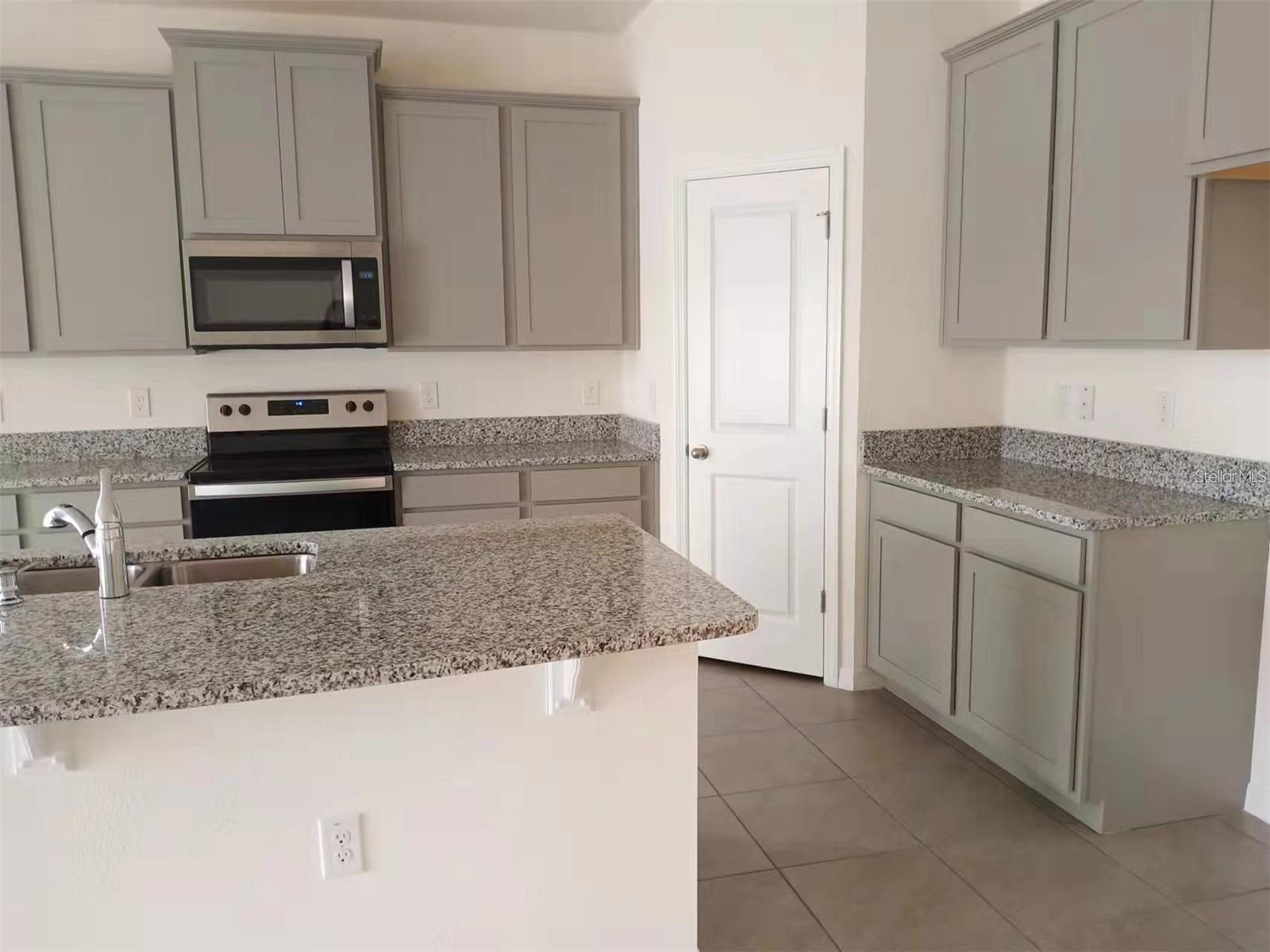 BARRINGTON/STERLING HILL - Residential Lease