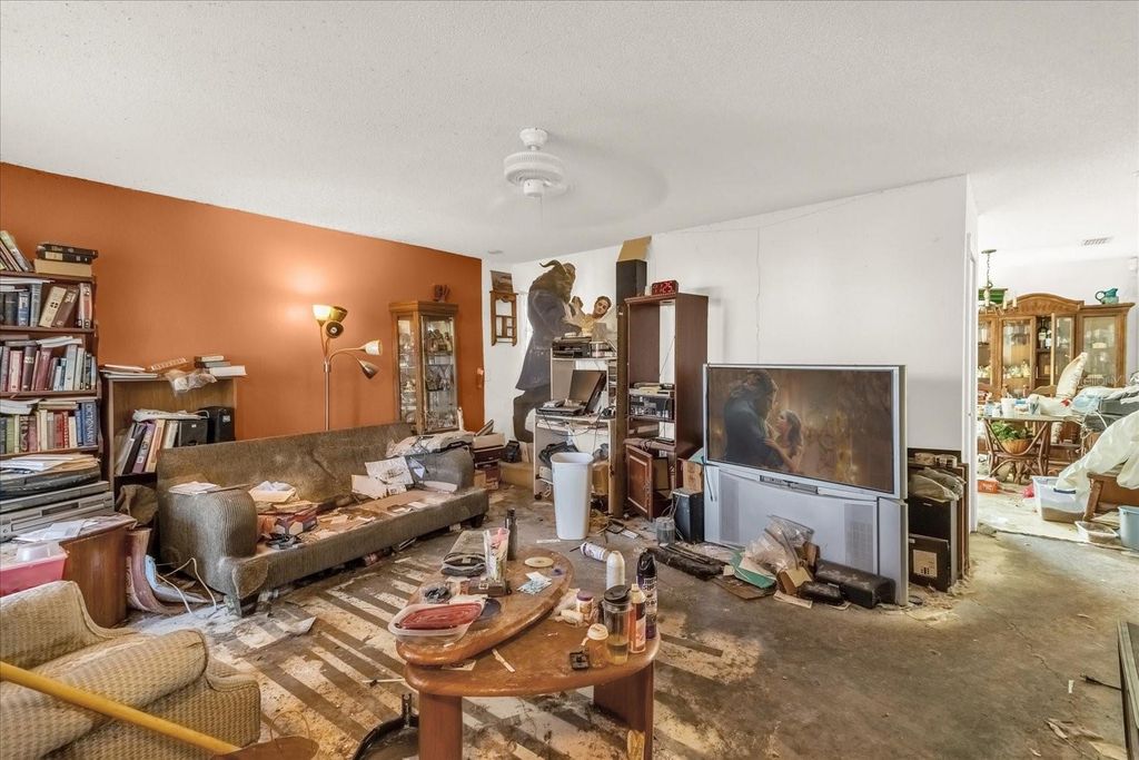 Photo of 728 Belvoir Drive, Davenport, FL 33837 (MLS # O6349919)