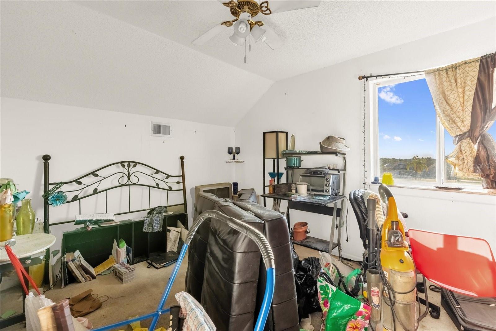 ROYAL RIDGE PH 01 - Residential