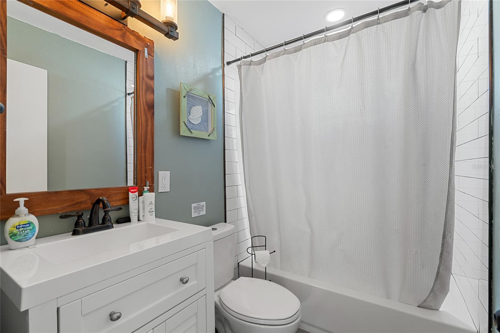 SOUTH PATRICK SHORES SEC 02 - Residential Lease