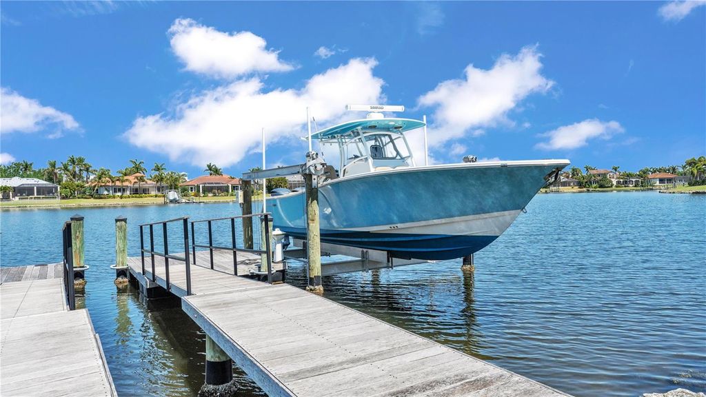 Photo of 729 Manns Harbor Dr, Apollo Beach, FL 33572 (MLS # TB8377028)