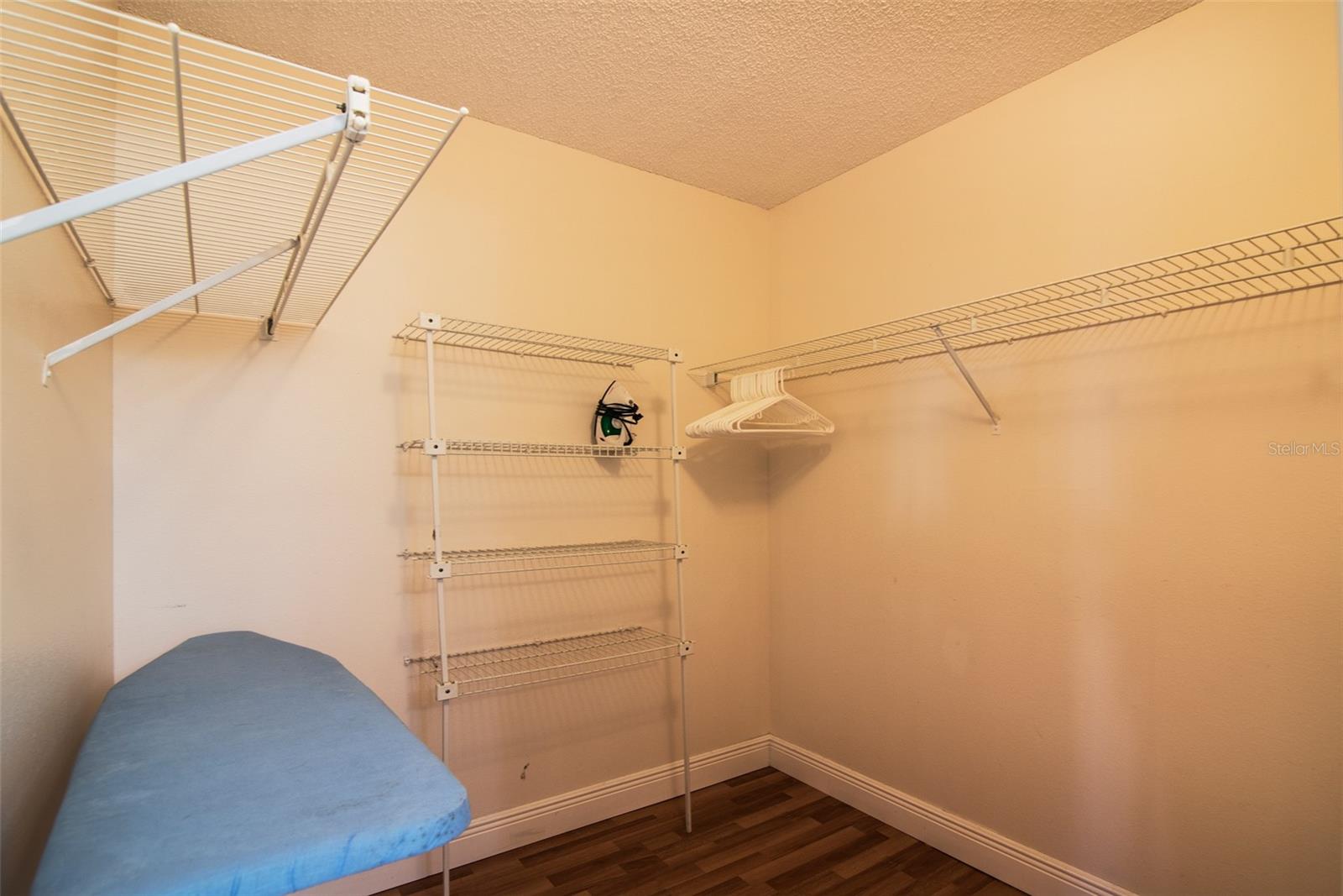 SHOREWALK BATH & TENNIS CLUB 5 - Residential