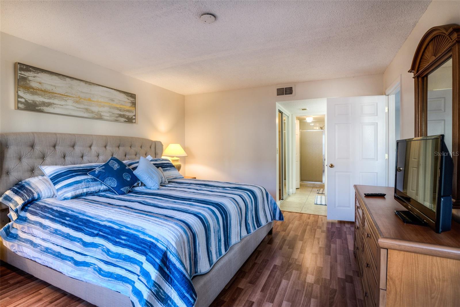 SHOREWALK BATH & TENNIS CLUB 5 - Residential