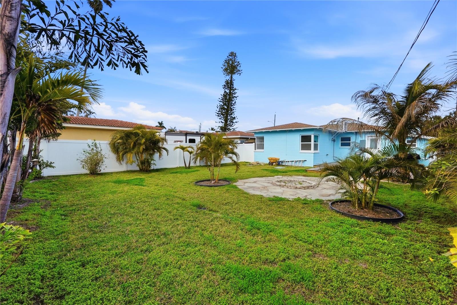 LONE PALM BEACH 4TH ADD - Residential