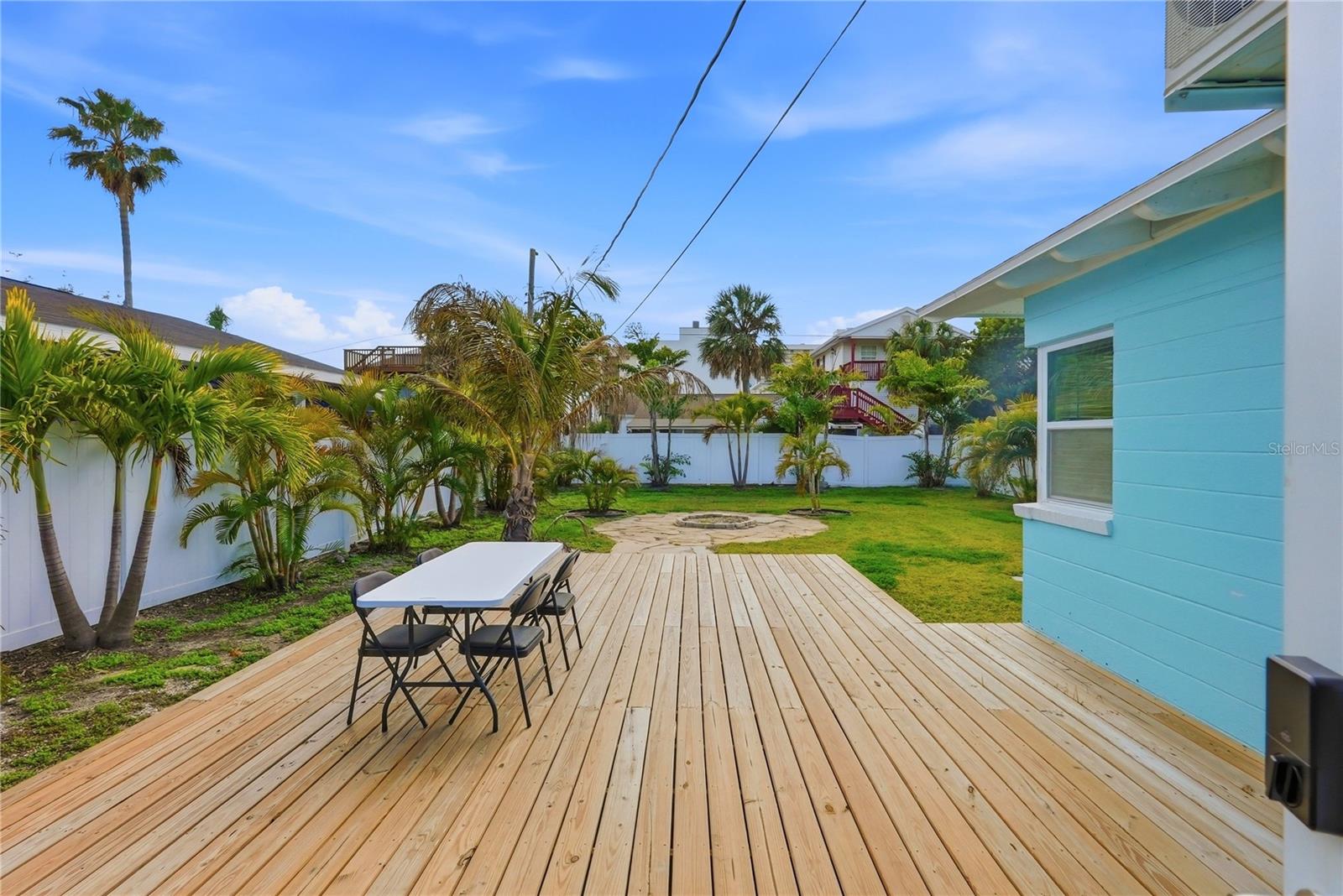 LONE PALM BEACH 4TH ADD - Residential