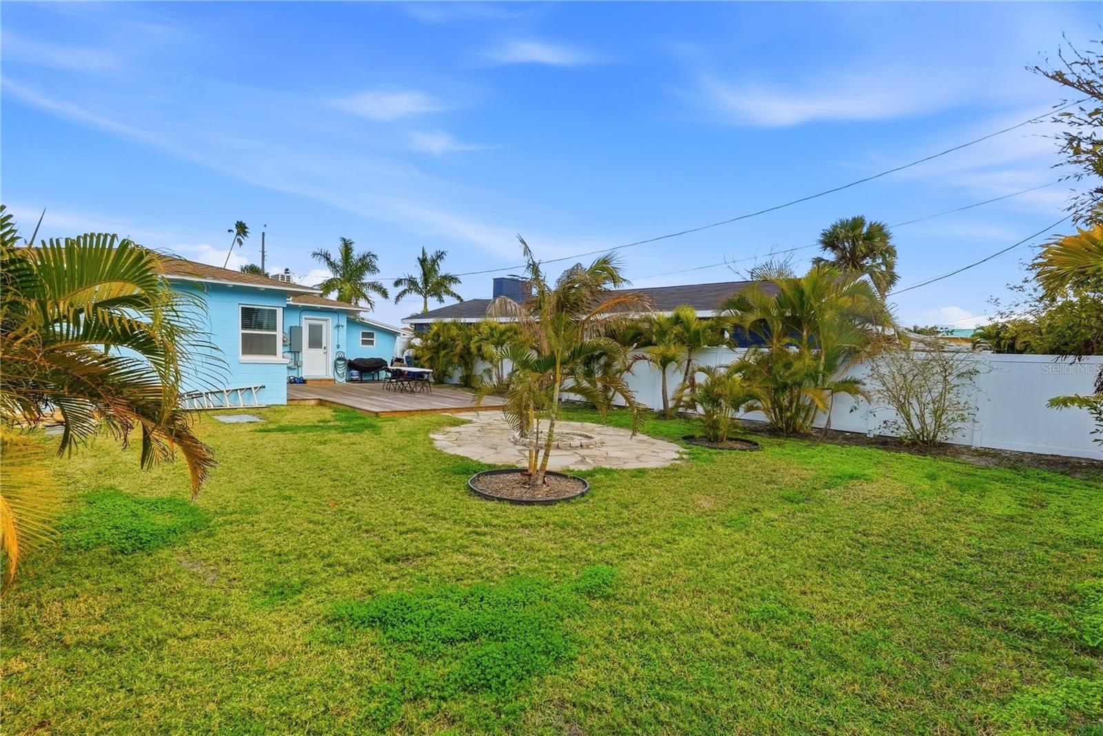 LONE PALM BEACH 4TH ADD - Residential