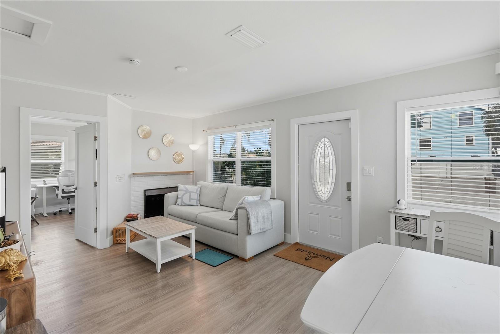 LONE PALM BEACH 4TH ADD - Residential