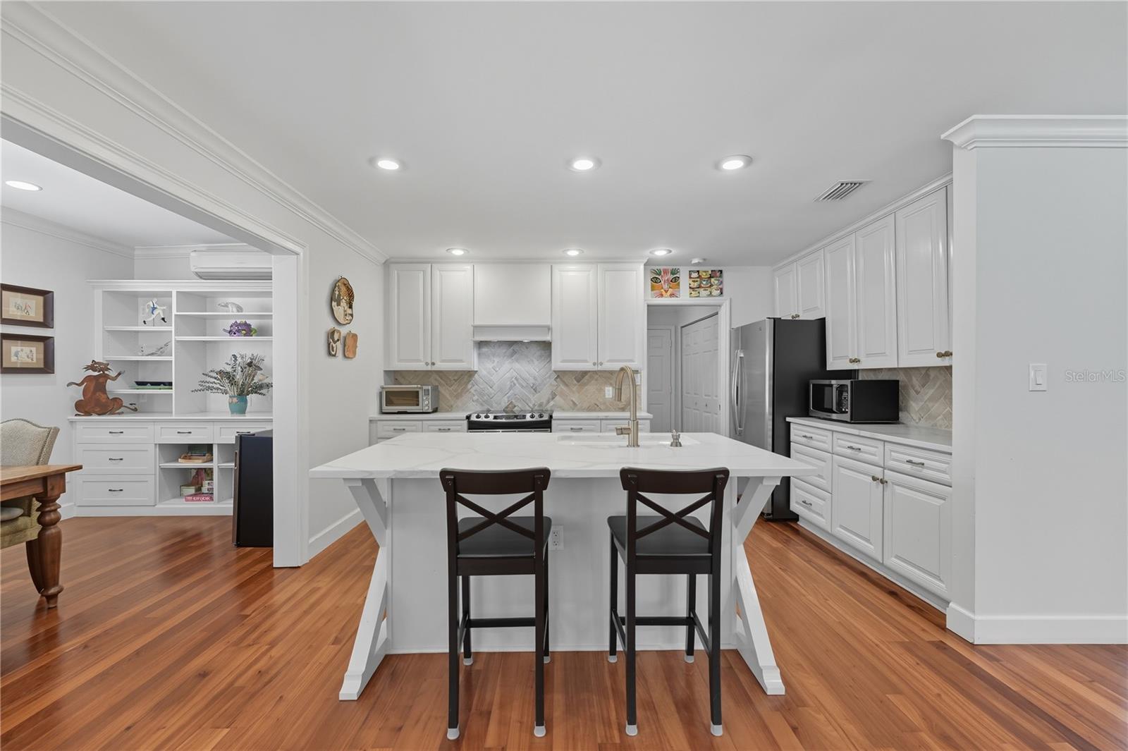 DIXIE TERRACE - Residential