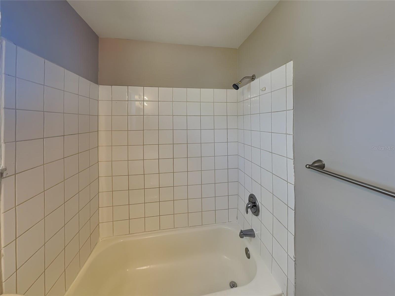 DELTONA LAKES UNIT 33 - Residential Lease