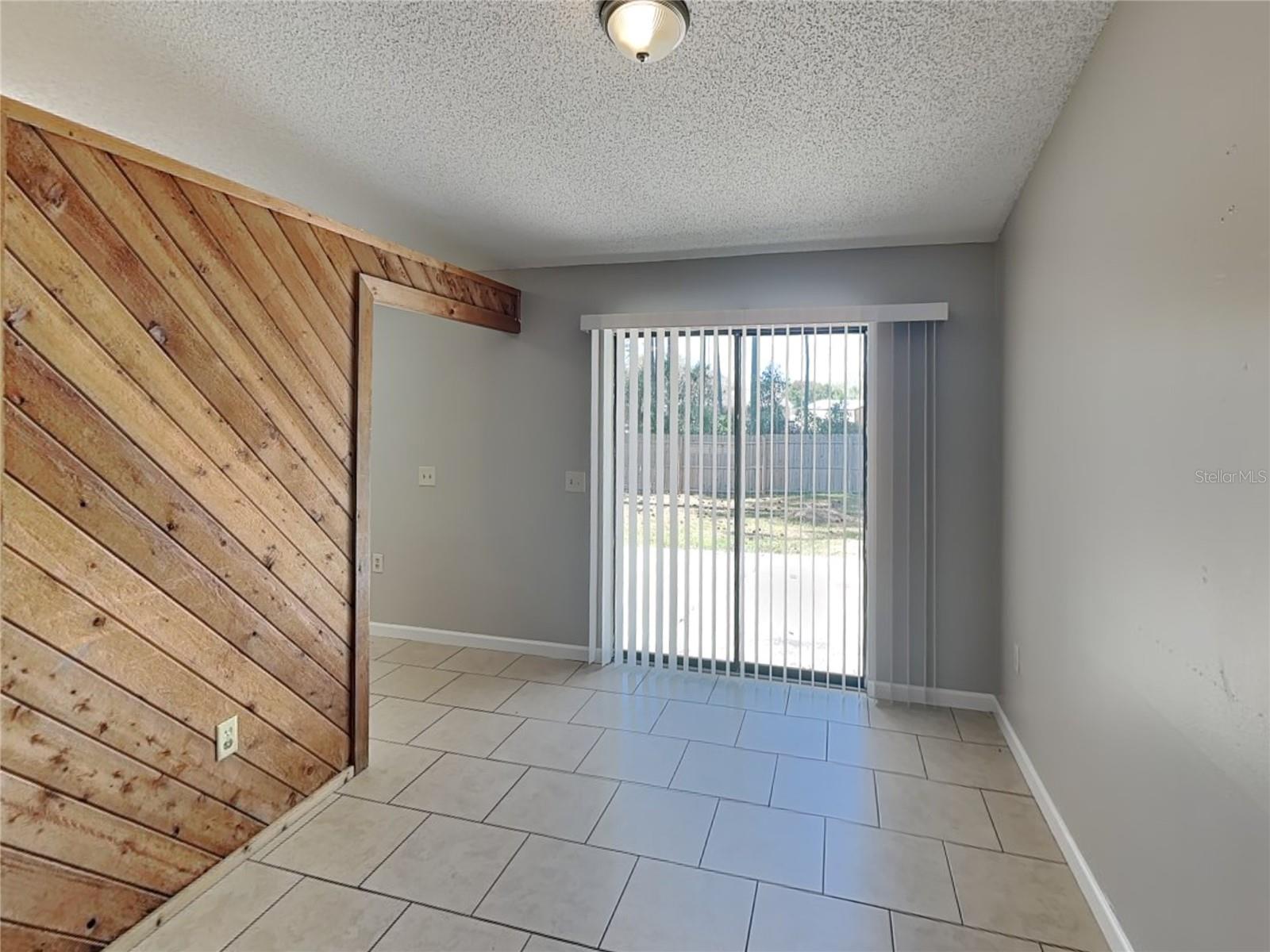 DELTONA LAKES UNIT 33 - Residential Lease