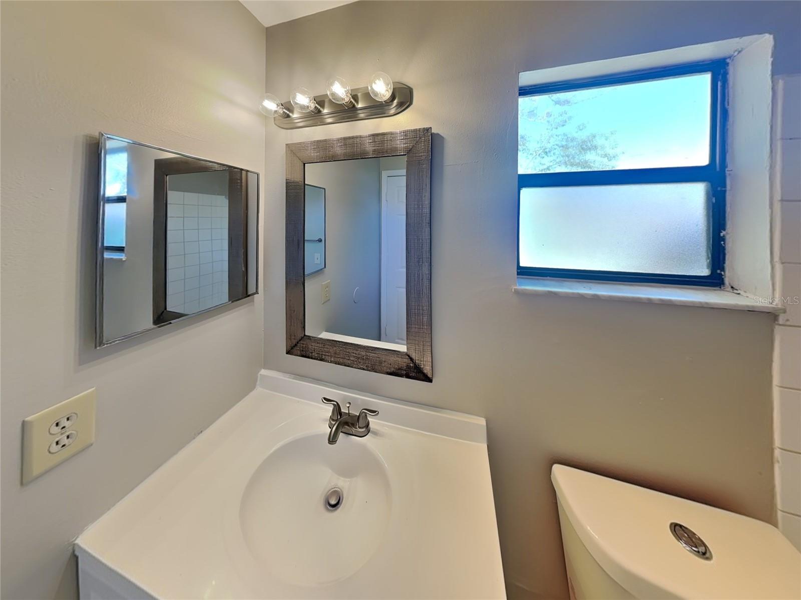 DELTONA LAKES UNIT 33 - Residential Lease