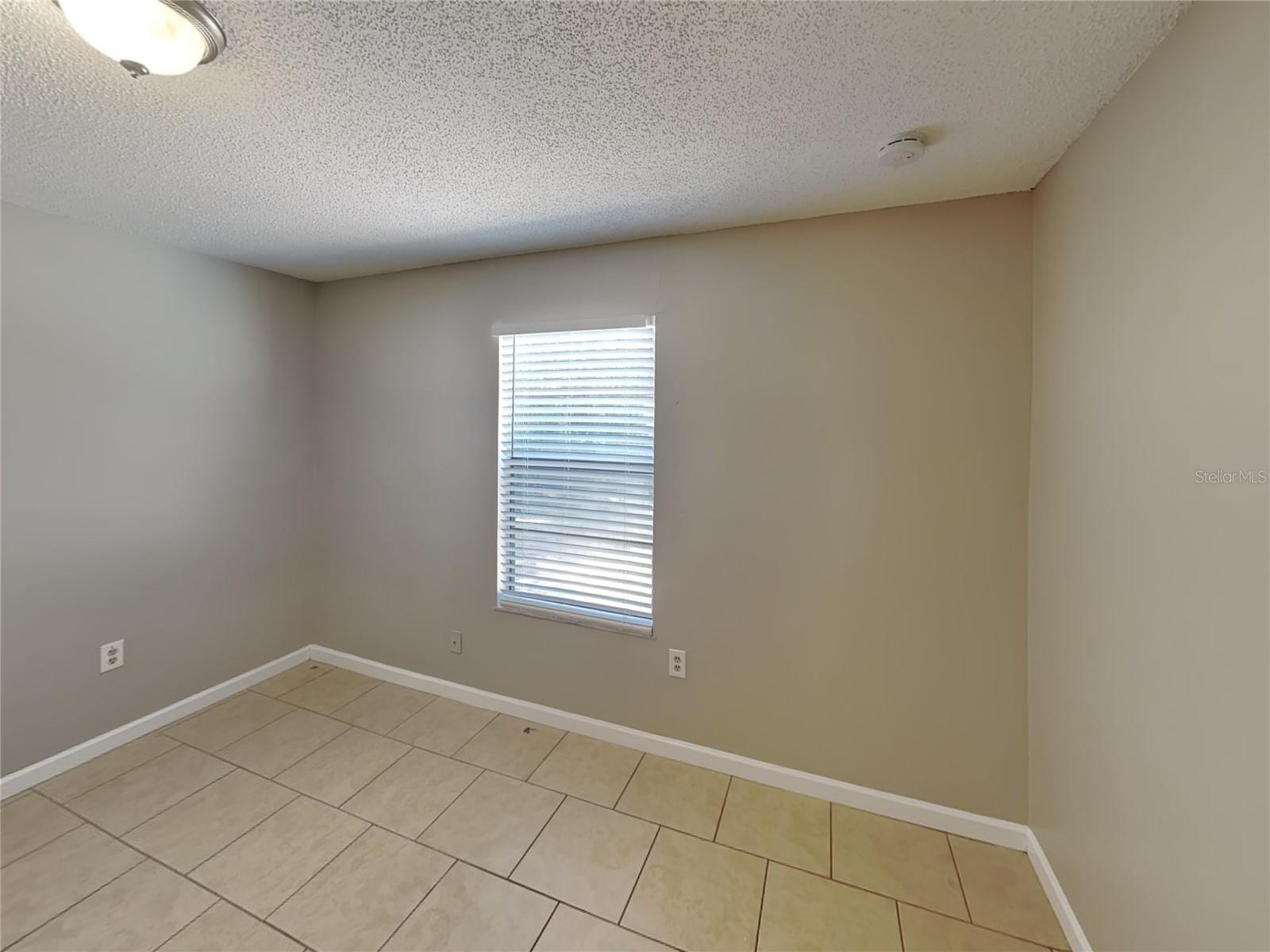 DELTONA LAKES UNIT 33 - Residential Lease