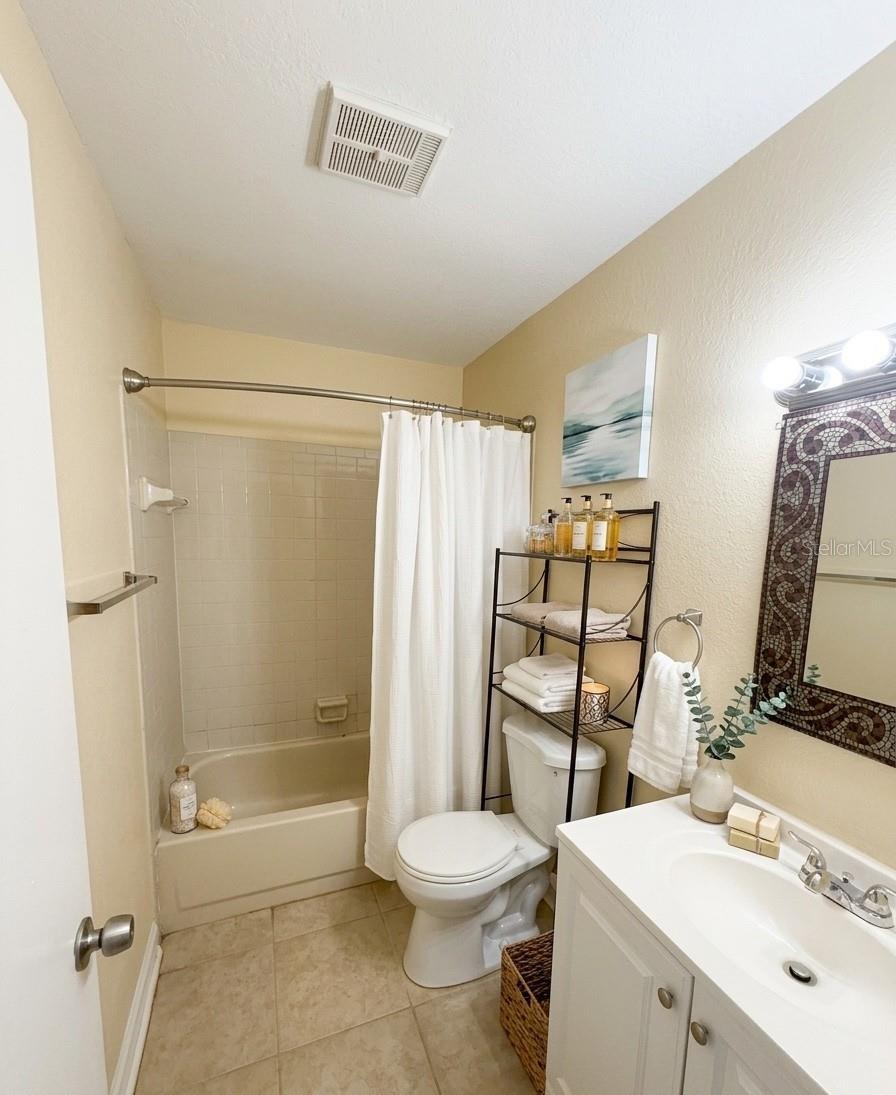 WATERSIDE CONDO I - Residential