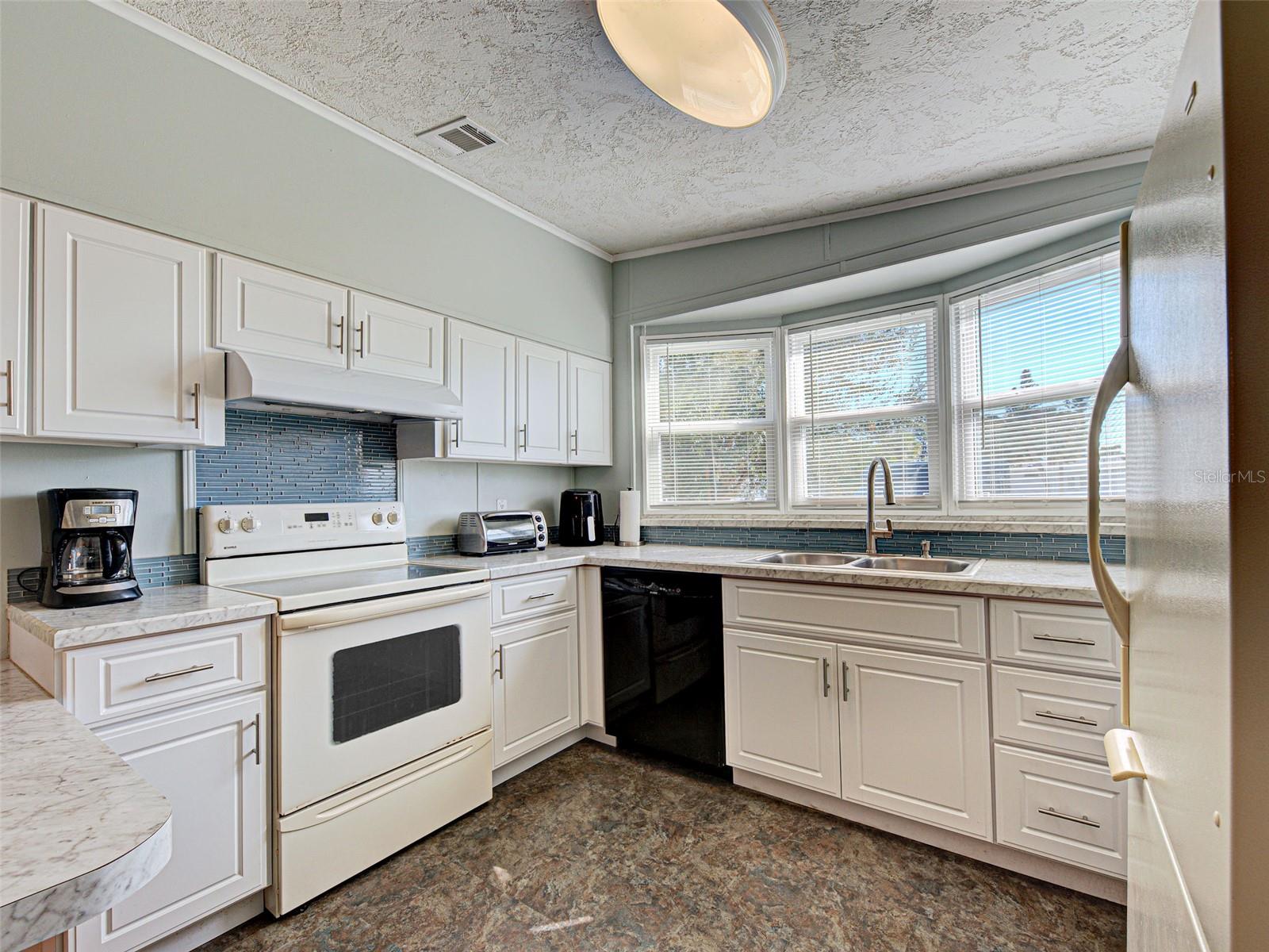 SANDALHAVEN ESTATES - Residential