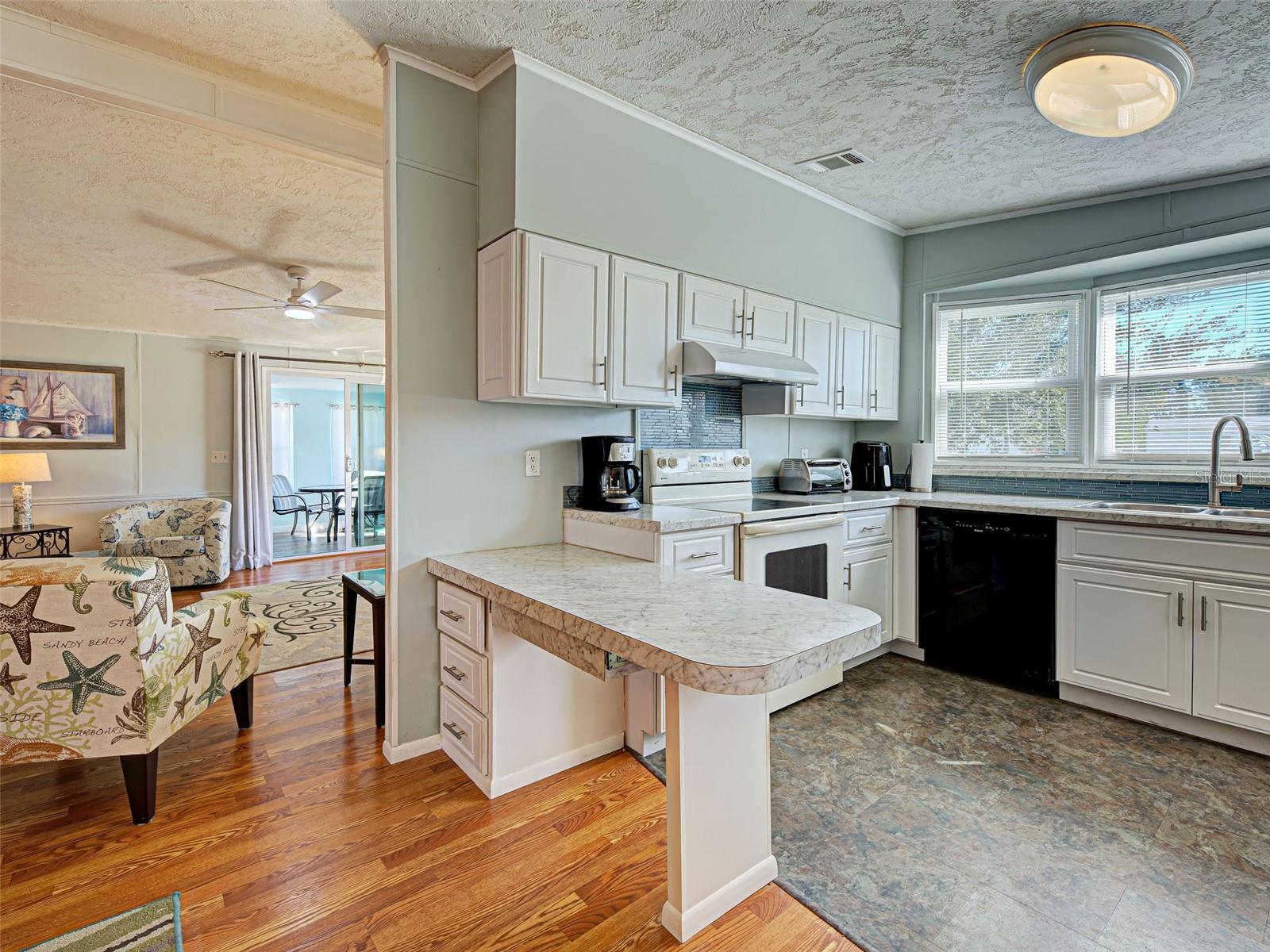 SANDALHAVEN ESTATES - Residential