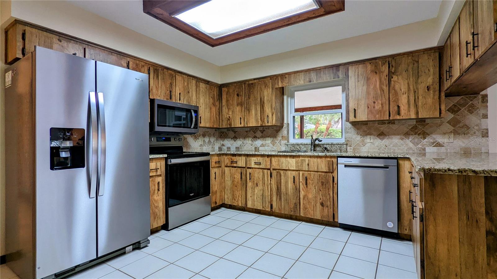 HIDDEN SPRINGS - Residential Lease