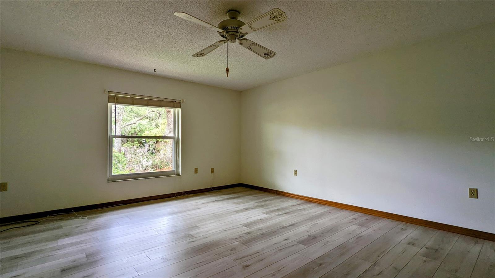 HIDDEN SPRINGS - Residential Lease