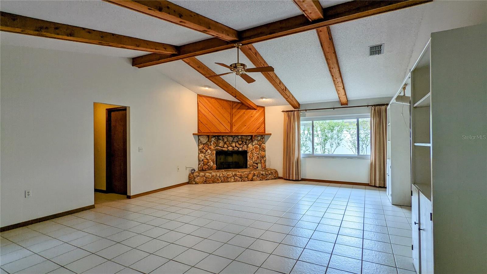 HIDDEN SPRINGS - Residential Lease