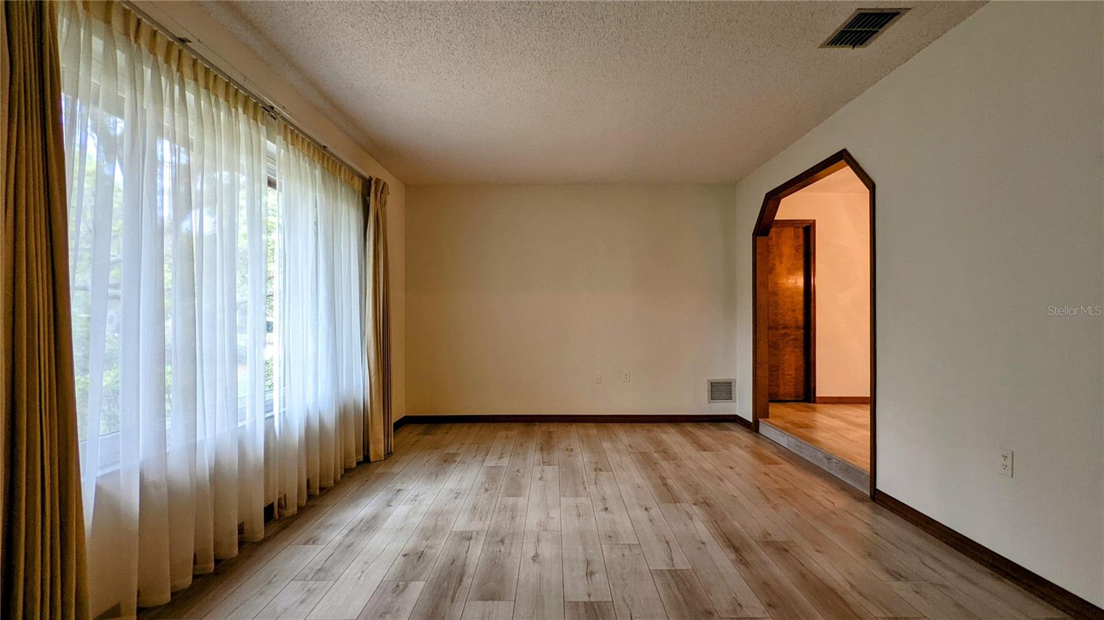 HIDDEN SPRINGS - Residential Lease