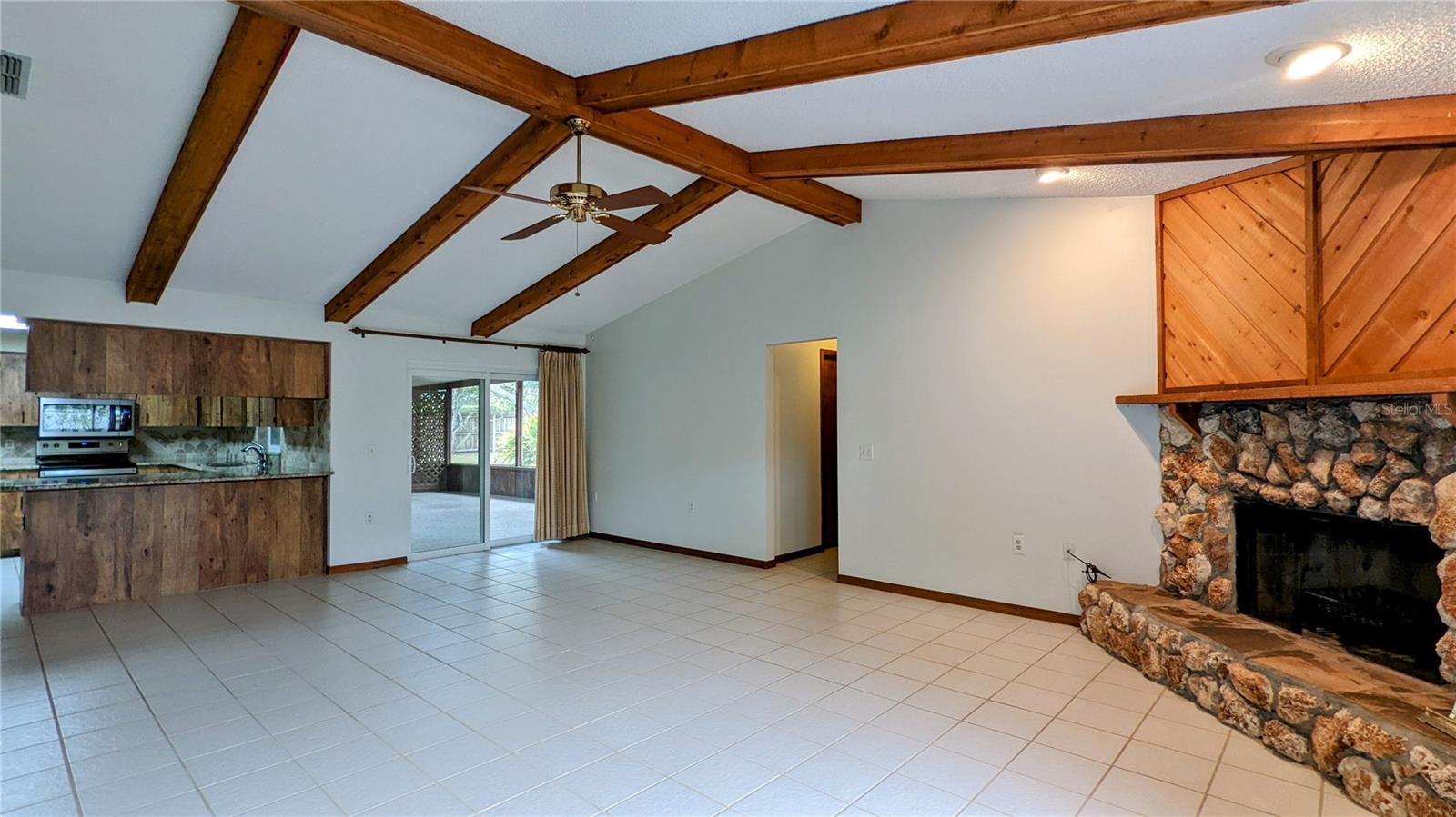 HIDDEN SPRINGS - Residential Lease