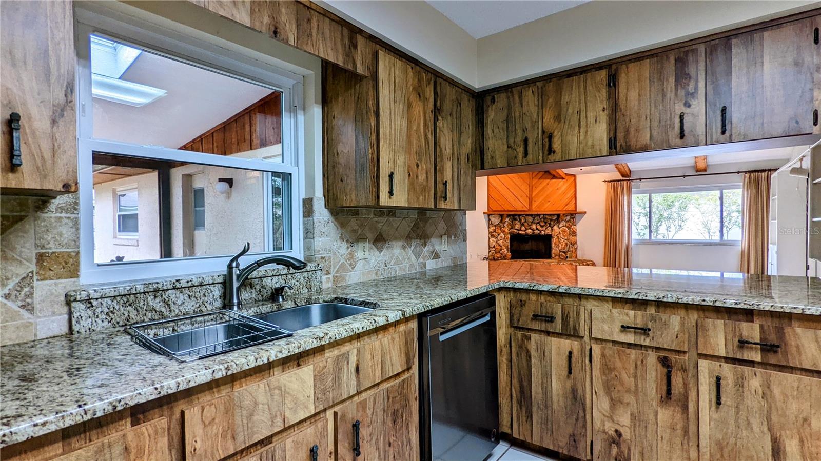 HIDDEN SPRINGS - Residential Lease