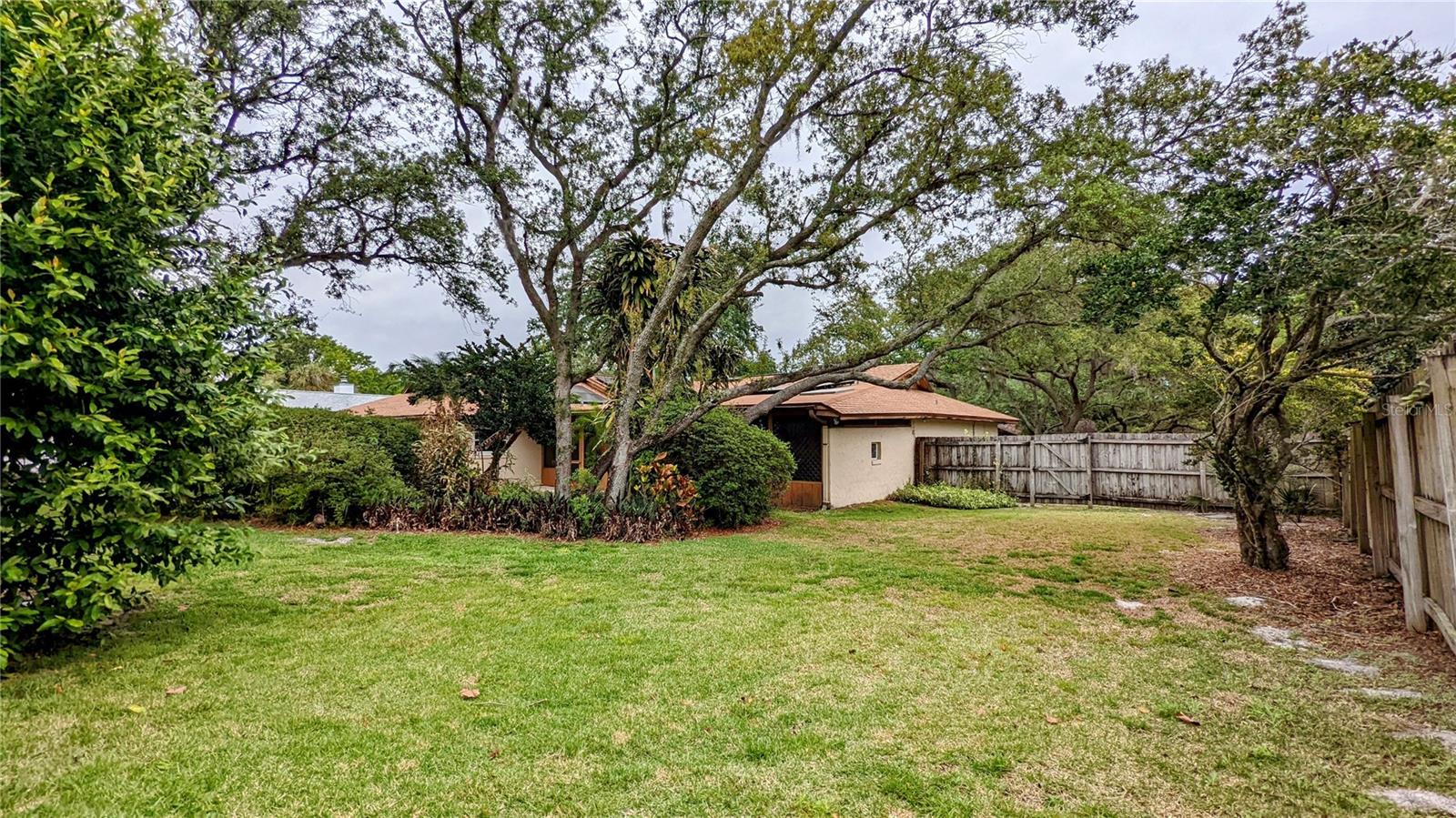 HIDDEN SPRINGS - Residential Lease