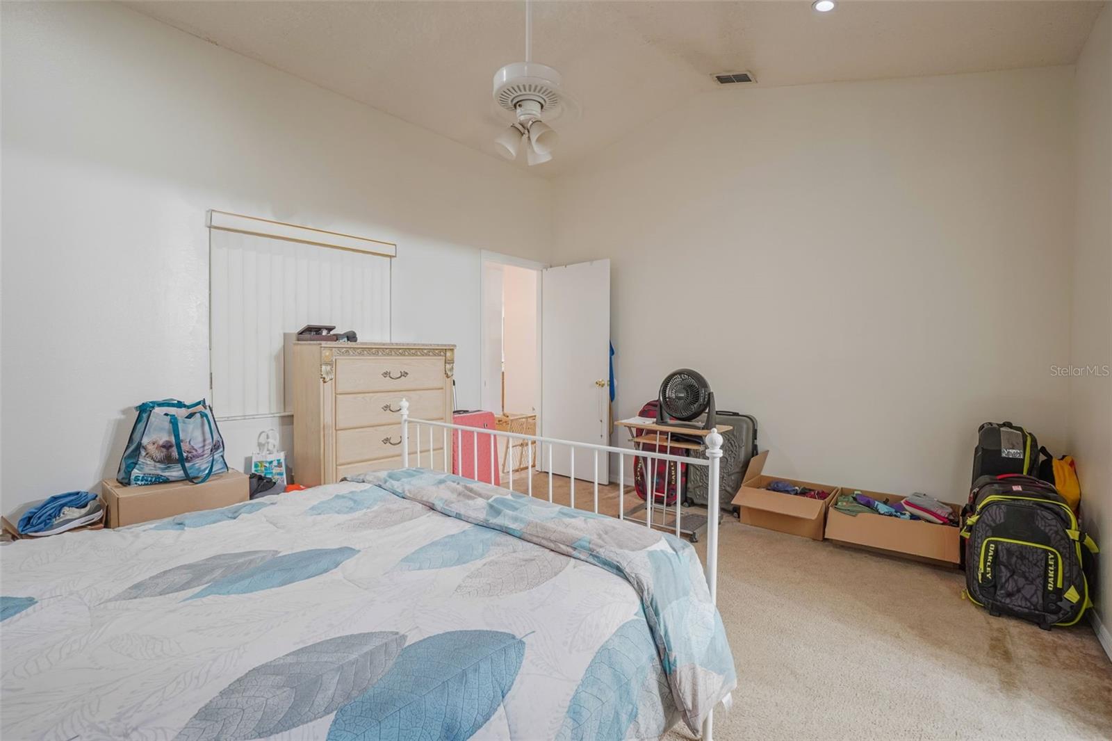 RIVER CHASE - Residential