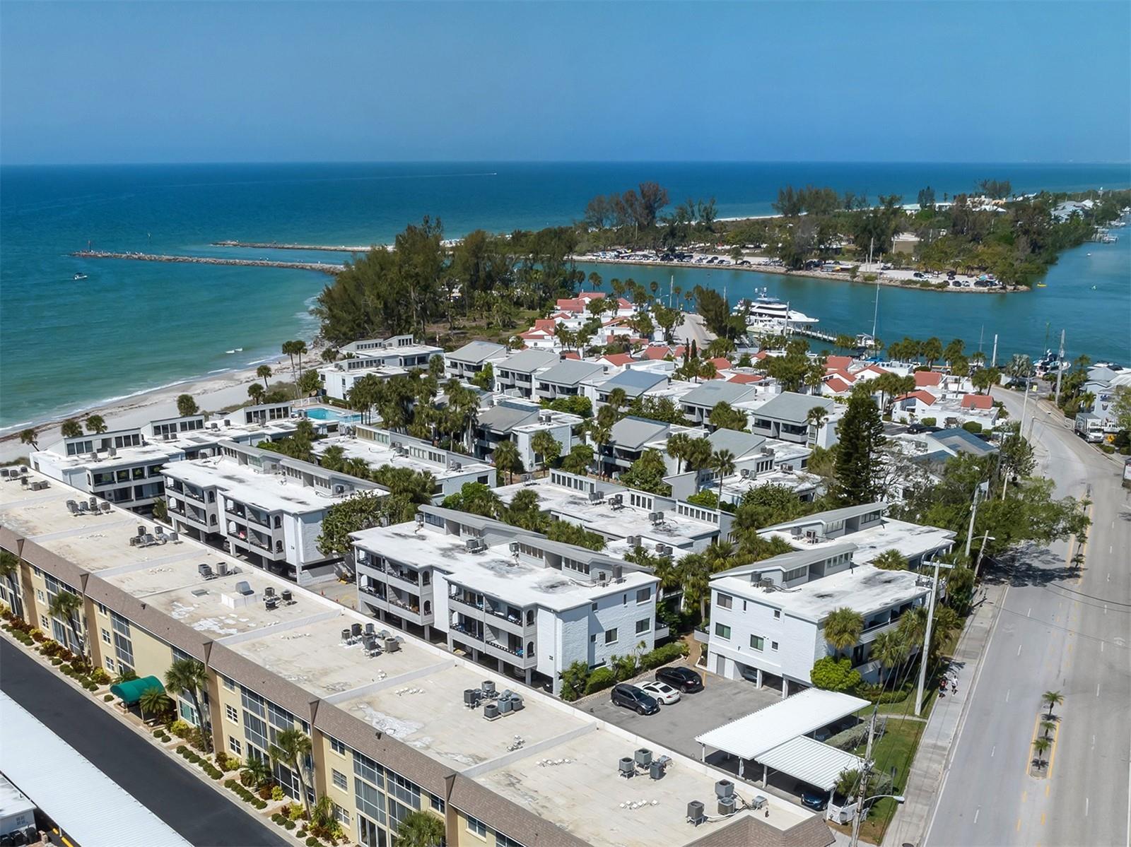 BAHIA VISTA GULF - Residential