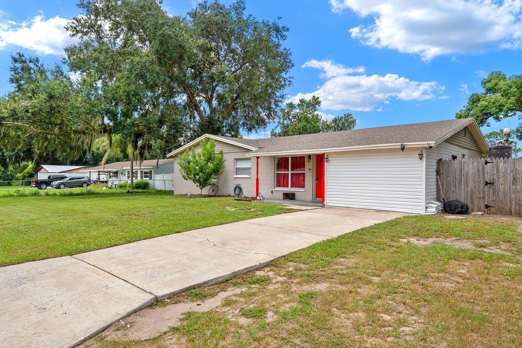 Photo of 4710 Joyce Drive, Lakeland, FL 33805 (MLS # TB8529214)
