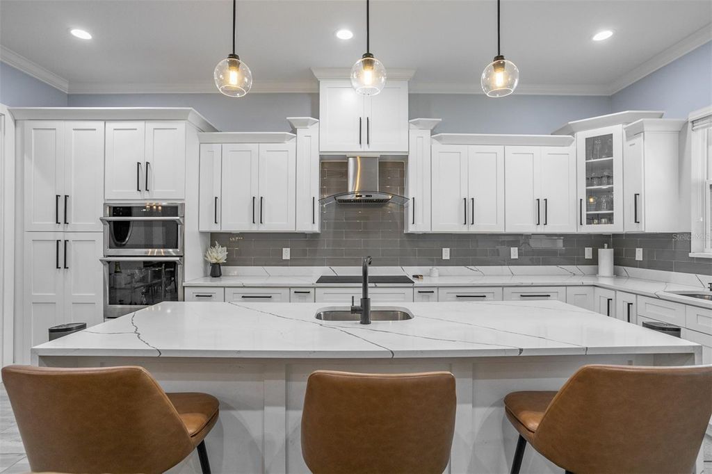 Photo of 3301 W Dewey Street, Tampa, FL 33607 (MLS # TB8471781)