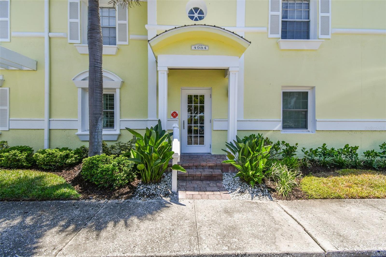 4984 Beach Dr SE Apt B Saint Petersburg - 976305102 