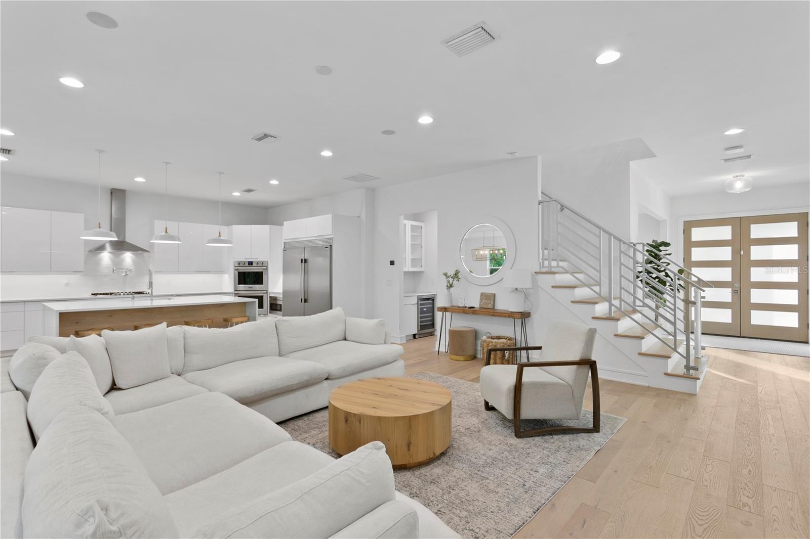 DAVIS ISLANDS PB10 PG52 TO 57 - Residential