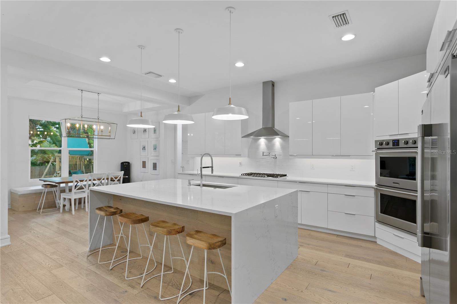 DAVIS ISLANDS PB10 PG52 TO 57 - Residential