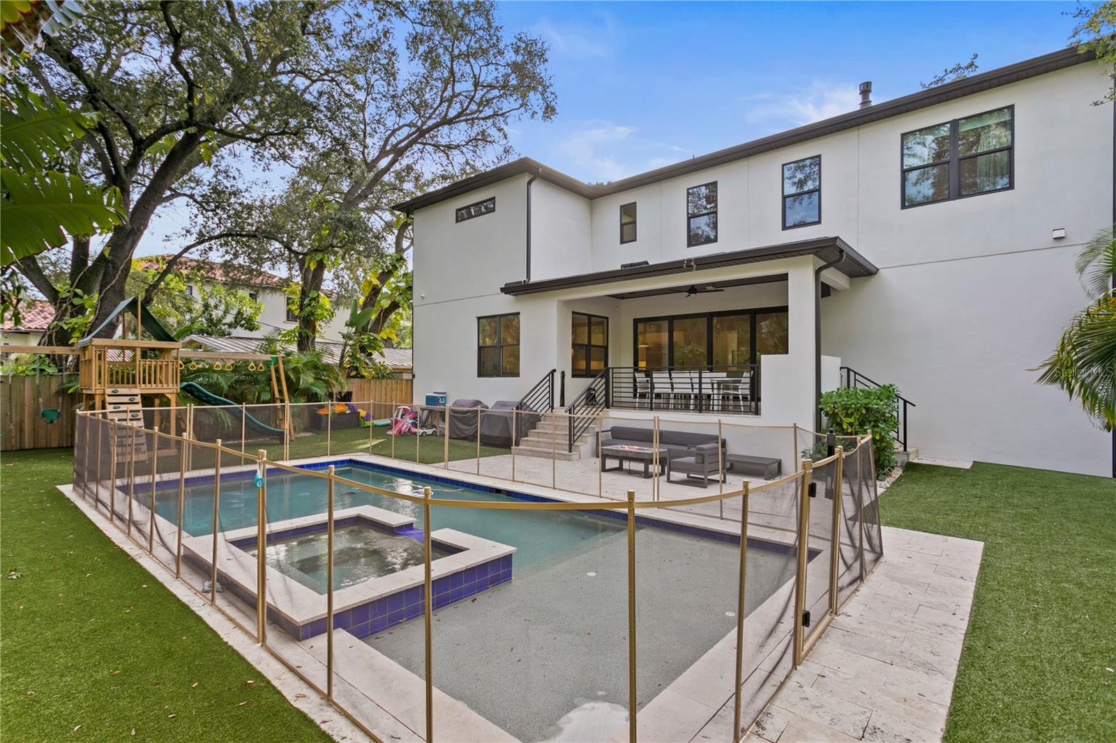 DAVIS ISLANDS PB10 PG52 TO 57 - Residential