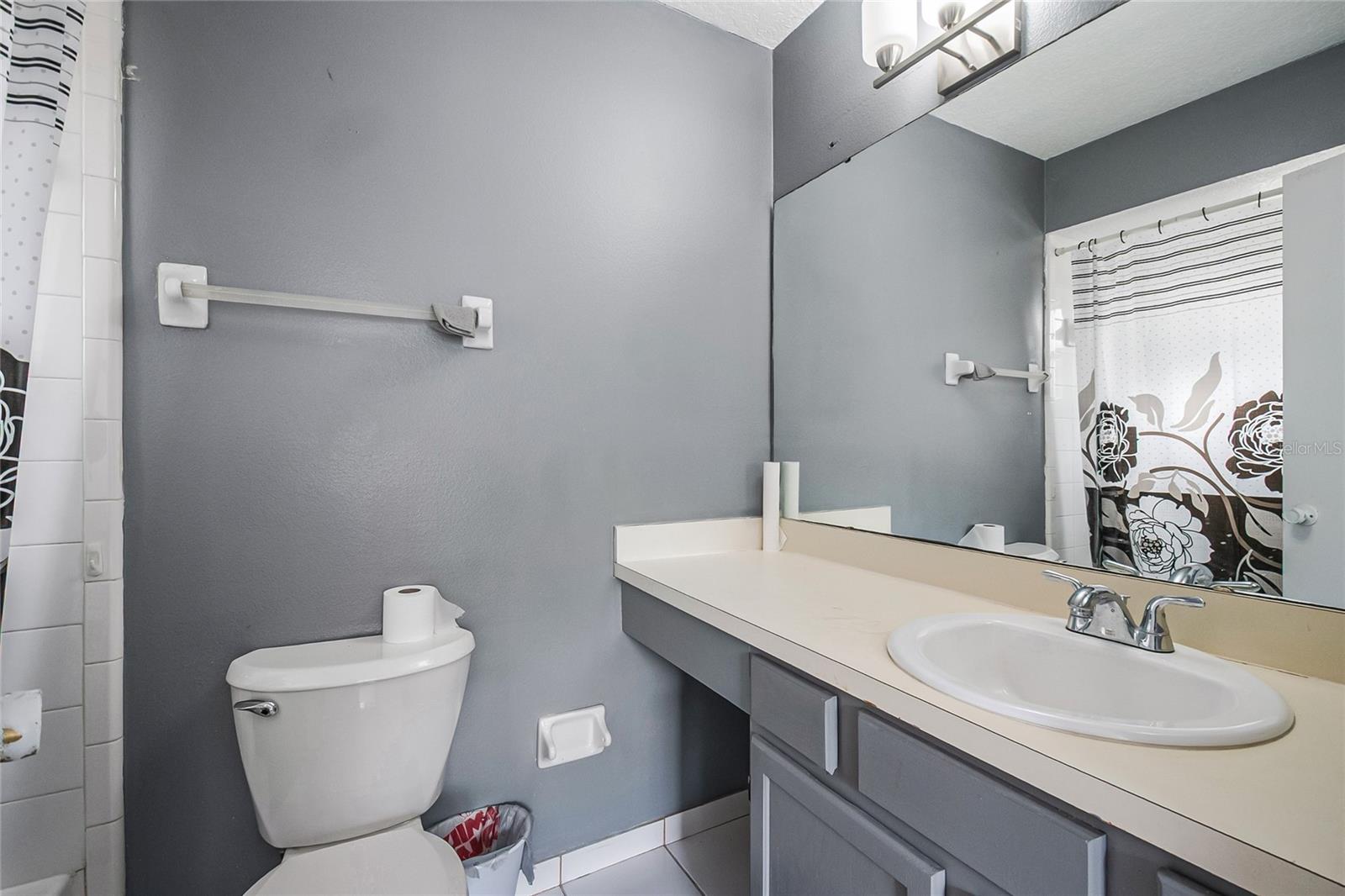 SUMMERFIELD TWNHMS - Residential Lease