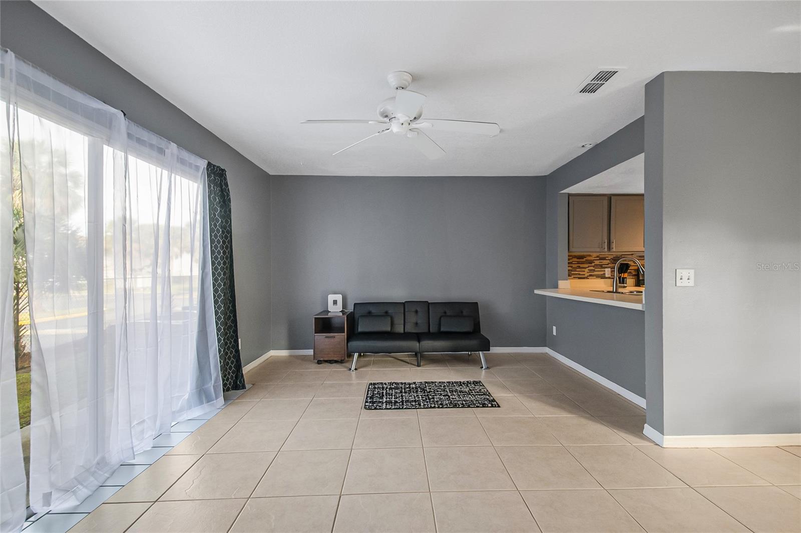 SUMMERFIELD TWNHMS - Residential Lease