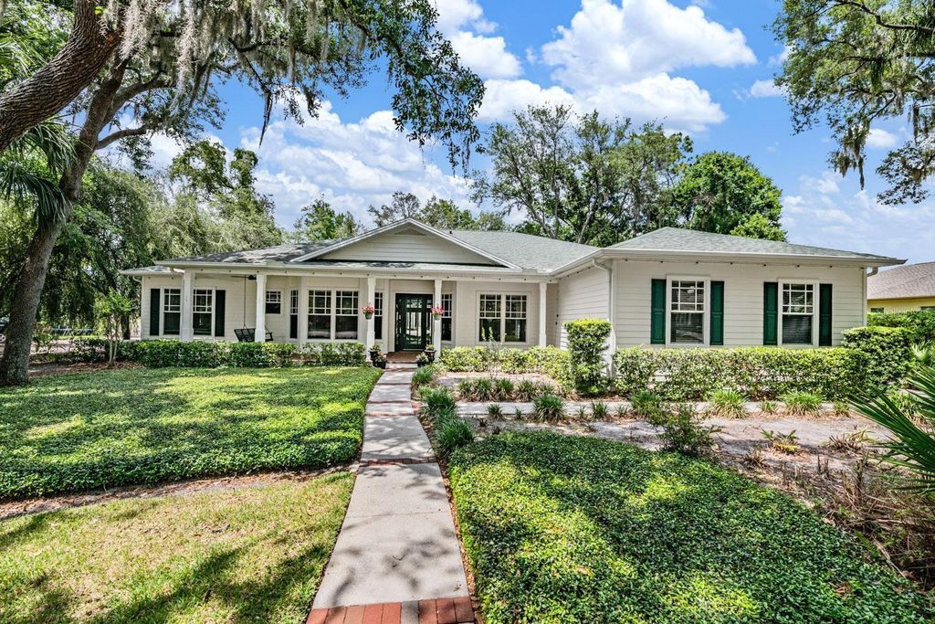 Photo of 6004 Hammock Hill Avenue, Lithia, FL 33547 (MLS # TB8502592)