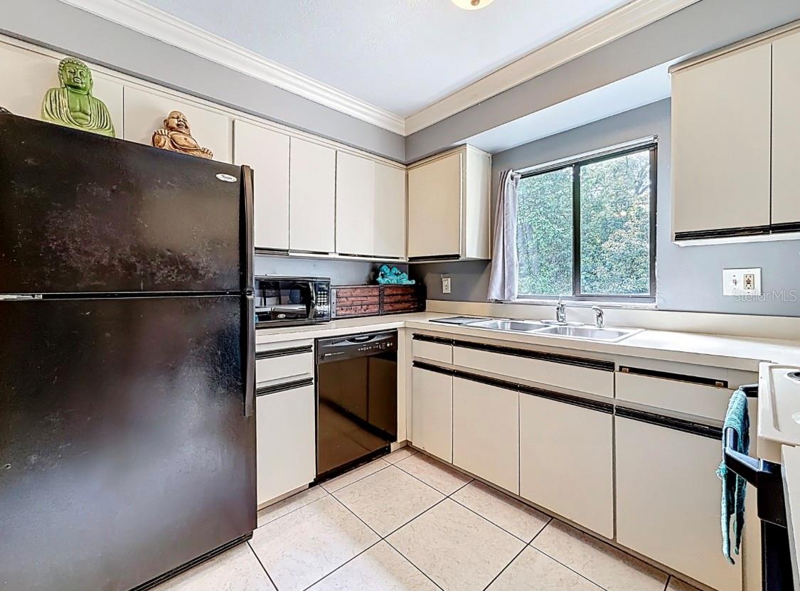 TOWNHOMES OF COUNTRYSIDE - Residential