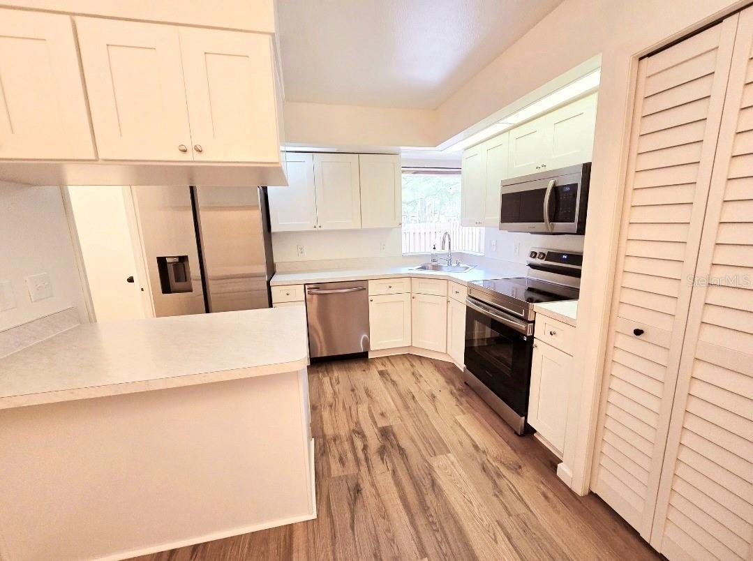 GREENWOOD LAKES UNIT 8 - Residential Lease