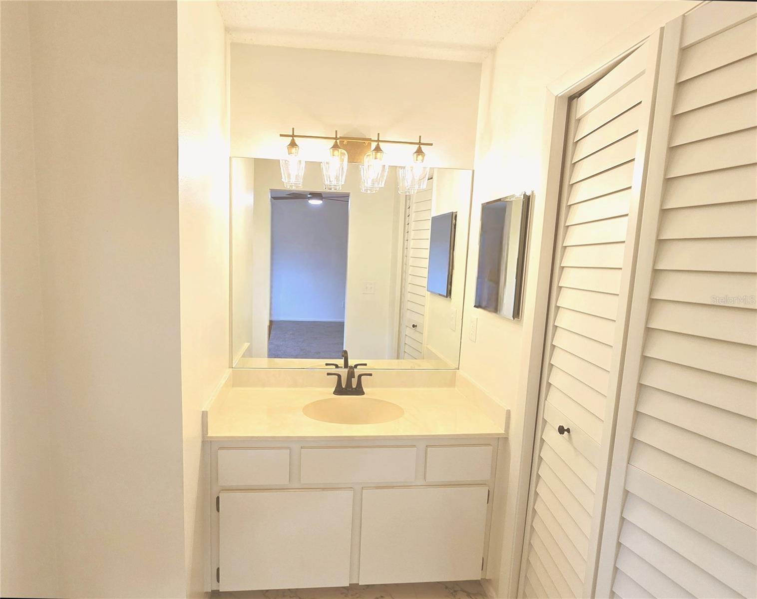 GREENWOOD LAKES UNIT 8 - Residential Lease