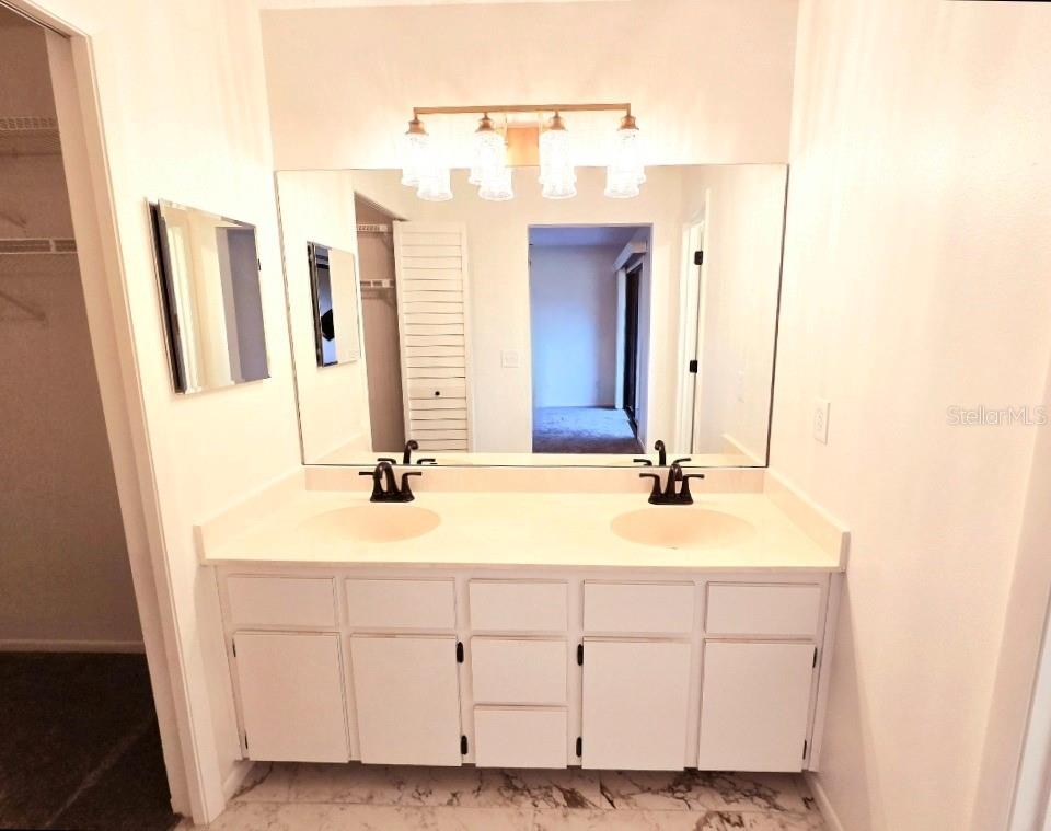 GREENWOOD LAKES UNIT 8 - Residential Lease