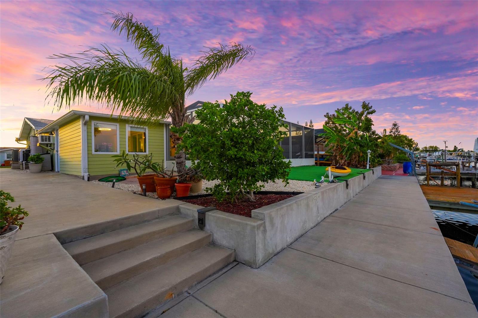 LEISURE BEACH - Residential