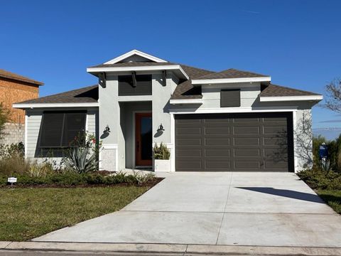 Photo of 11112 Moonsail Drive, Parrish, FL 34219 (MLS # A4686340)