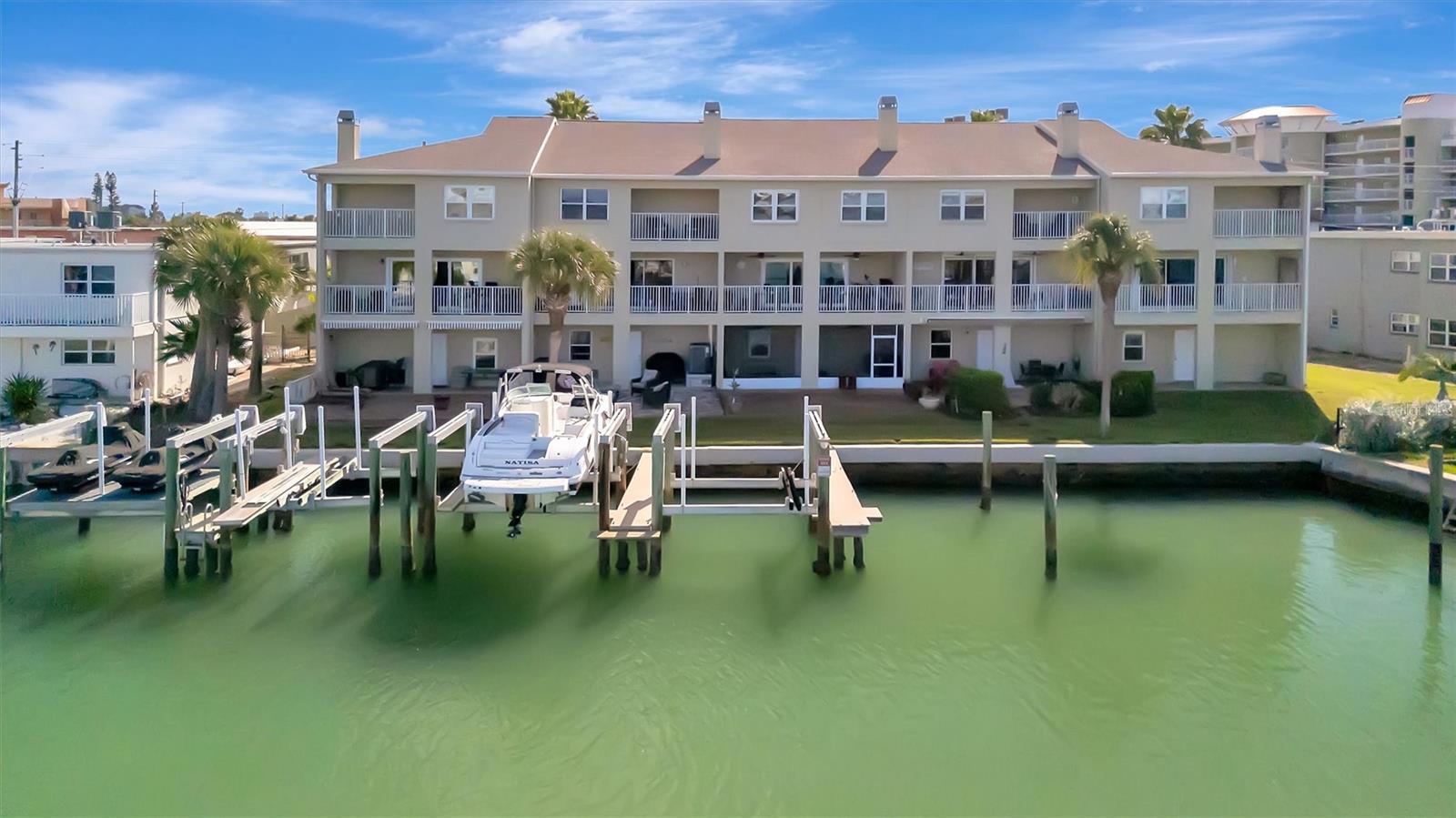 ISLAND TWNHMS TREASURE ISLAND - Residential