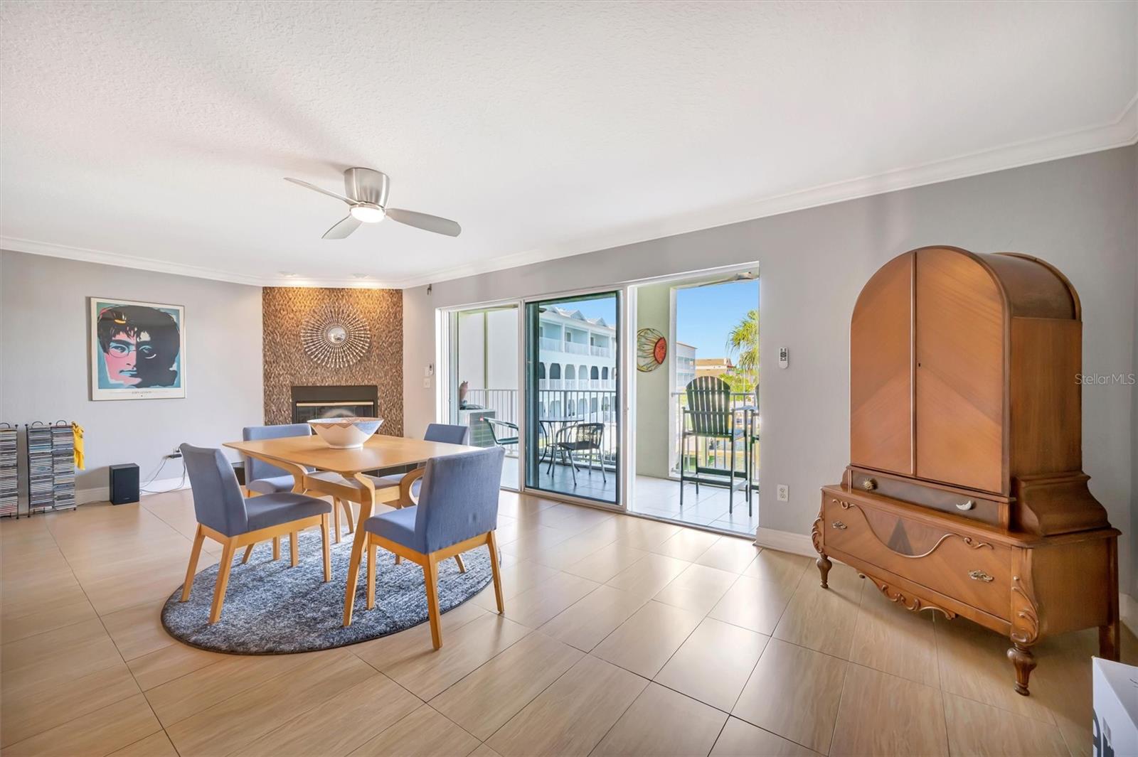 ISLAND TWNHMS TREASURE ISLAND - Residential