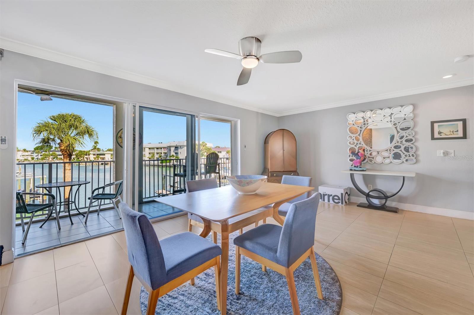 ISLAND TWNHMS TREASURE ISLAND - Residential