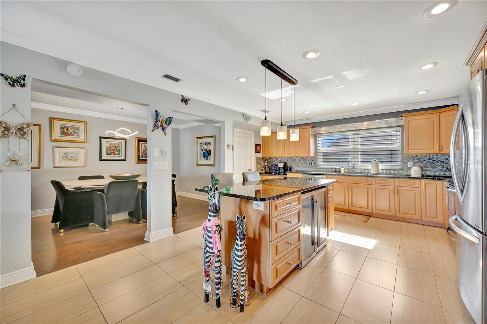 ISLAND TWNHMS TREASURE ISLAND - Residential