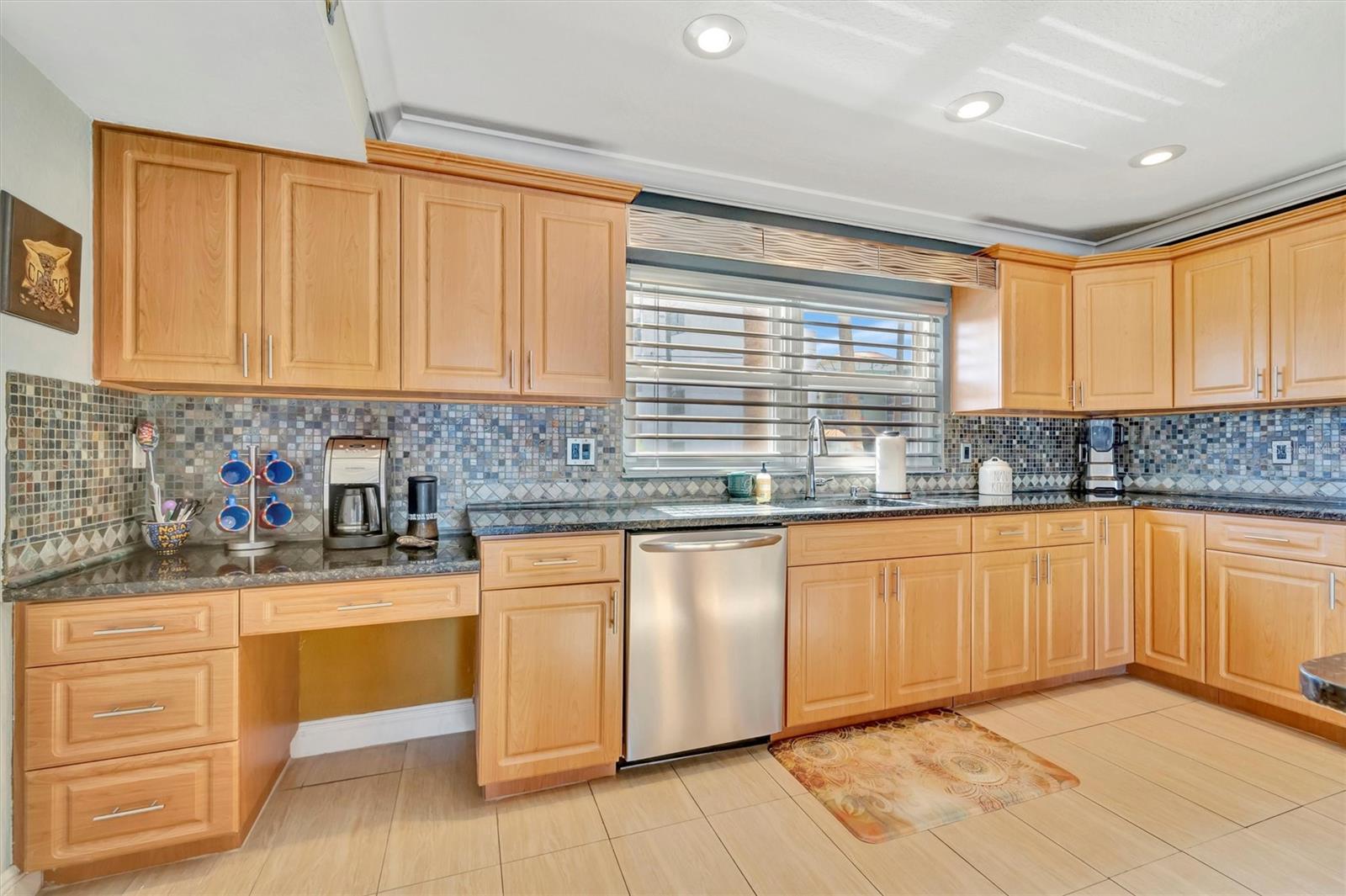 ISLAND TWNHMS TREASURE ISLAND - Residential