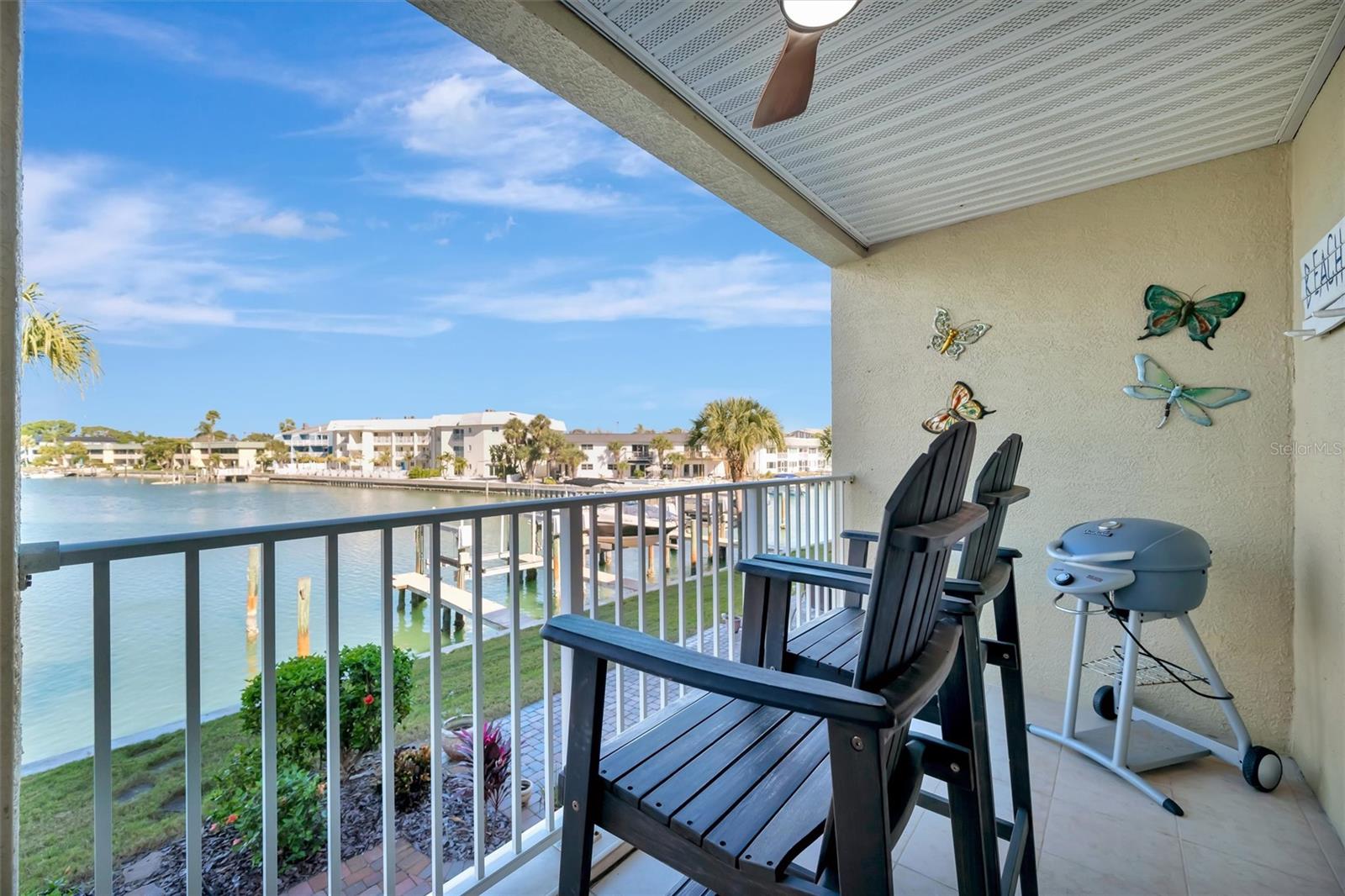 ISLAND TWNHMS TREASURE ISLAND - Residential