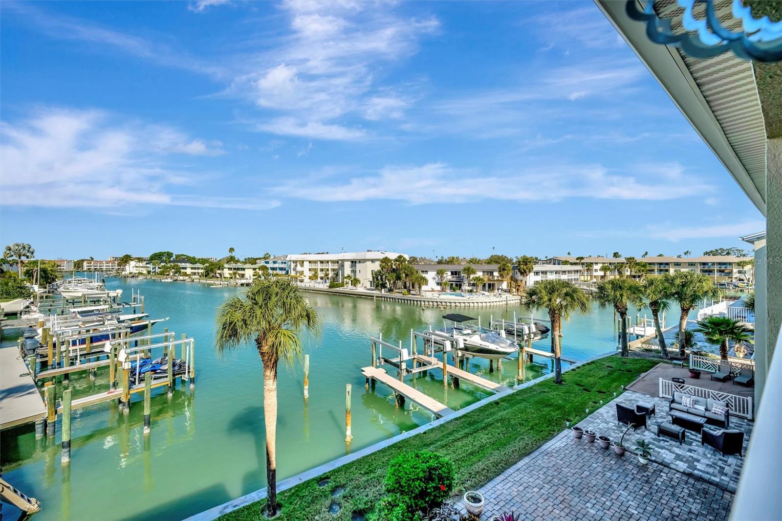 ISLAND TWNHMS TREASURE ISLAND - Residential